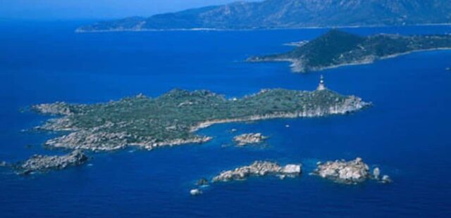 Sardegna, festa non autorizzata sull'Isola dei Cavoli: aperta un'indagine
