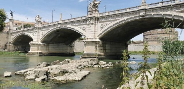siccità tevere ponte romano
