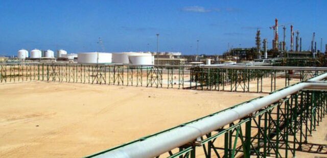 Energia, Eni firma accordo da 8 miliardi di dollari per il gas libico